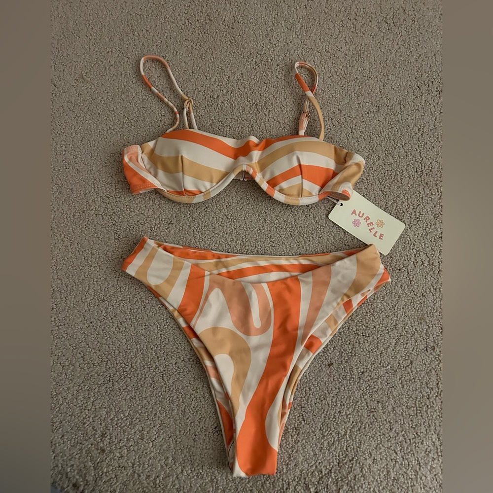 Aurelle Swim size small, new with tags